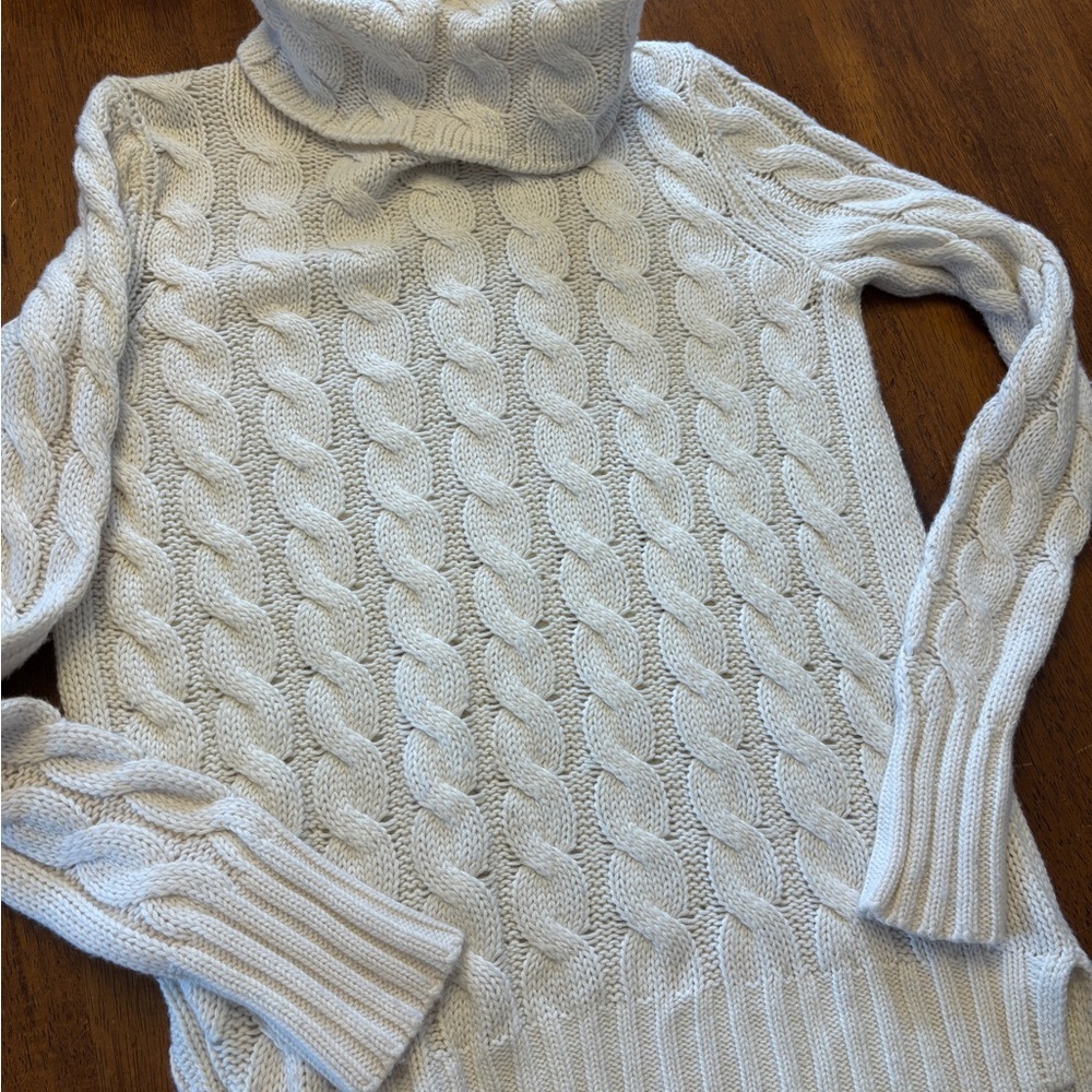 Banana Republic preppy Cable Knit Turtleneck Sweater size small- Cream
